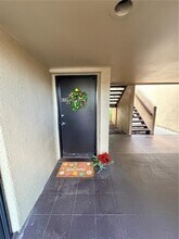 720 N Village Dr in St. Petersburg, FL - Building Photo - Building Photo