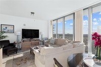 1111 SW 1st Ave, Unit #2925-N in Miami, FL - Foto de edificio - Building Photo