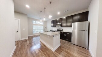 200 Vine St in Urbana, IL - Building Photo