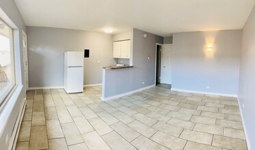 5450 S Archer Ave, Unit APT 2 in Chicago, IL - Building Photo - Building Photo