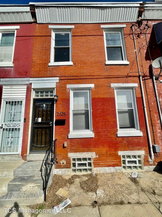 2125 W Seybert St in Philadelphia, PA - Building Photo