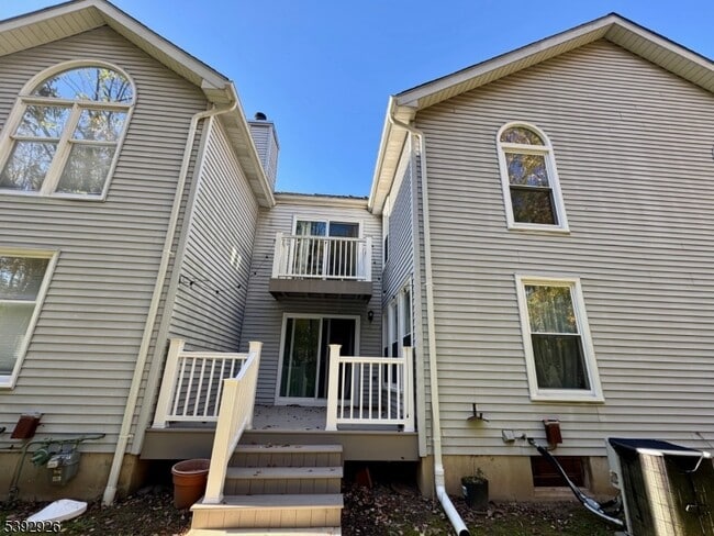 18 Arthurs Ct in Berkeley Heights, NJ - Building Photo - Building Photo