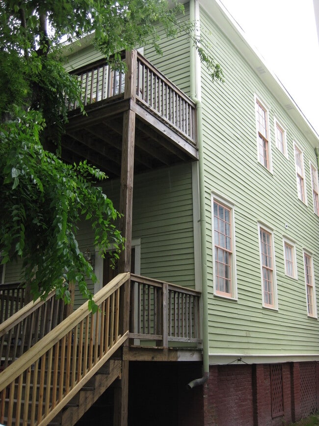 property at 112 E Duffy St