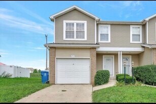 3712 Summer Sage Ct, Unit Summer Sage in Champaign, IL - Building Photo