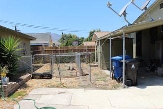 4046-4048 Goodwin Ave in Los Angeles, CA - Foto de edificio - Building Photo