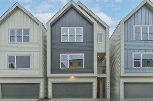 7709 Earl Rudder Wy in Houston, TX - Building Photo