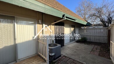 504 Roundtree Ct in Sacramento, CA - Building Photo - Building Photo