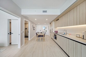 40 NW 3rd St in Miami, FL - Building Photo - Building Photo