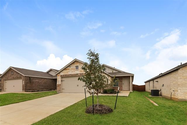 2056 Sulky Ln in Aubrey, TX - Building Photo - Building Photo