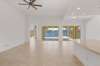 8241 Dominica Pl in Wellington, FL - Building Photo - Building Photo