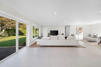 5835 SW 100th Terrace in Miami, FL - Building Photo - Building Photo