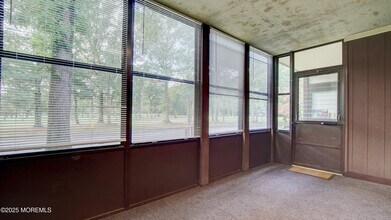 138 Amberly Dr in Englishtown, NJ - Building Photo - Building Photo