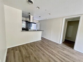 9775 Pine Lake Dr in Houston, TX - Building Photo - Building Photo