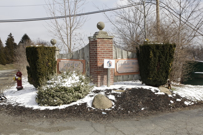 Tonidale Hill Studios in Oakdale, PA - Foto de edificio - Building Photo