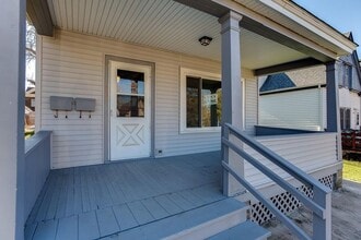 734 Sims Ave, Unit 2 in St. Paul, MN - Building Photo - Building Photo