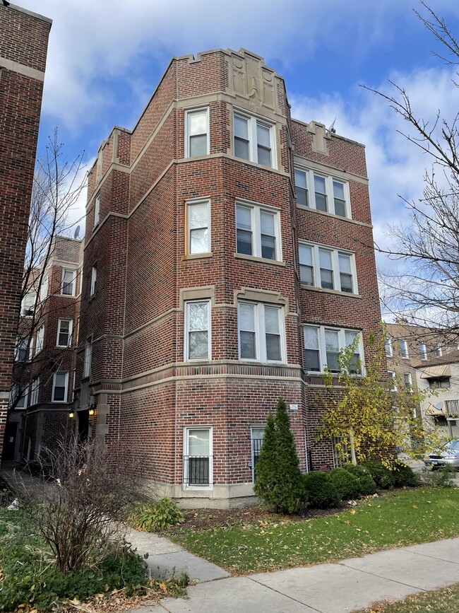 6442 N Hamilton Ave in Chicago, IL - Building Photo - Primary Photo