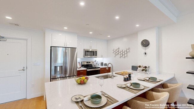 201 Sherman Rd in Brookline, MA - Foto de edificio - Building Photo