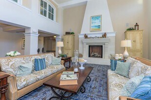 Mariposa Apartment Homes at Spring Hollow