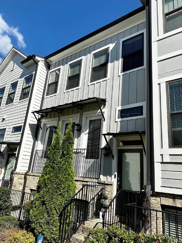 property at 1772 Morningtide Ln NE