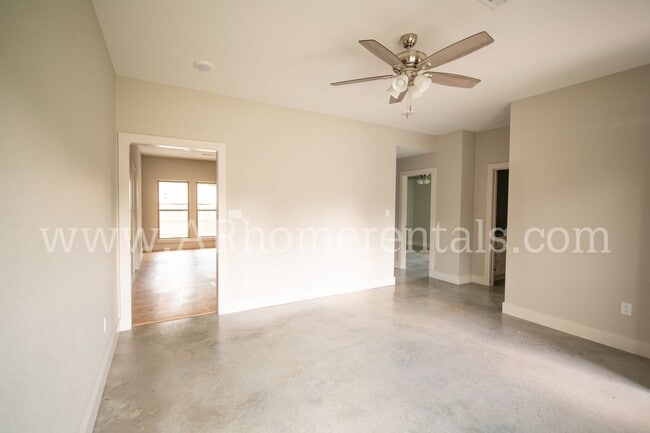 11 John Ross Dr in Greenbrier, AR - Building Photo - Building Photo