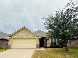 1409 Lauren Ln in Granbury, TX - Building Photo