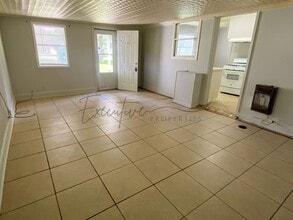 1214 16th St in Lake Charles, LA - Building Photo - Building Photo
