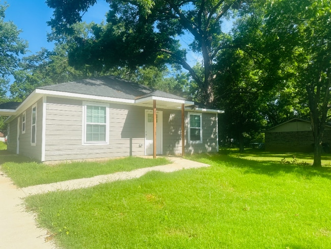 property at 423 S 10th Ave