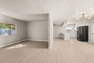 7416 Patricia Dr NE in Albuquerque, NM - Foto de edificio - Building Photo