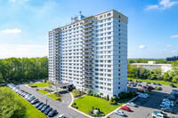 Mark 70 Condominiums in Cherry Hill, NJ - Foto de edificio - Building Photo