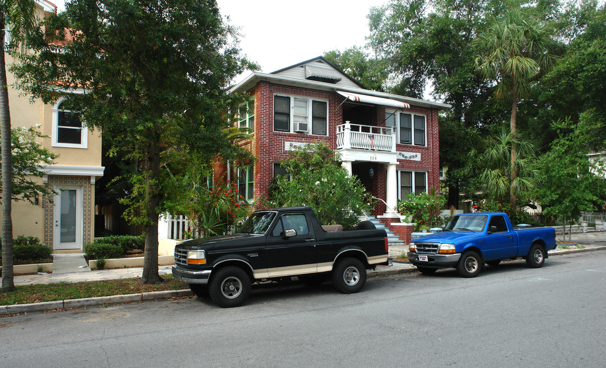 Georgian in St. Petersburg, FL - Building Photo