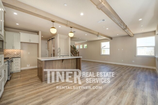 8943 Fair Oaks Blvd in Carmichael, CA - Building Photo - Building Photo