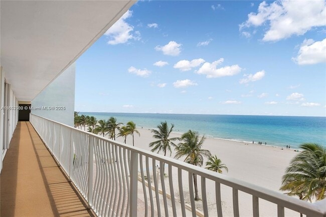 300 Oregon St, Unit 407 in Hollywood, FL - Building Photo - Building Photo