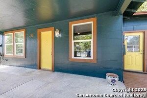 322 Compton Ave in San Antonio, TX - Building Photo - Building Photo
