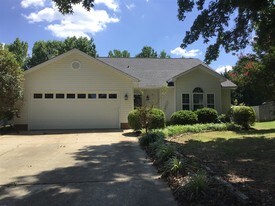 101 Two Gait Ln in Simpsonville, SC - Building Photo