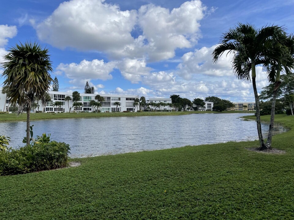 101 Wellington L in West Palm Beach, FL - Foto de edificio