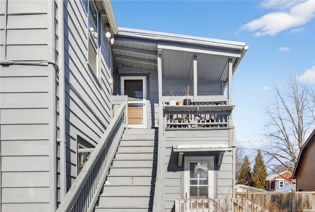 property at 607 N Cayuga St