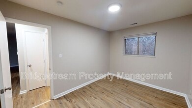 7837 N Main St in Dayton, OH - Building Photo - Building Photo