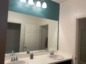 6731 N Glasner Ln in Los Angeles, CA - Building Photo - Building Photo