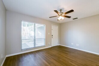 9556 Brimton Dr in Orlando, FL - Foto de edificio - Building Photo