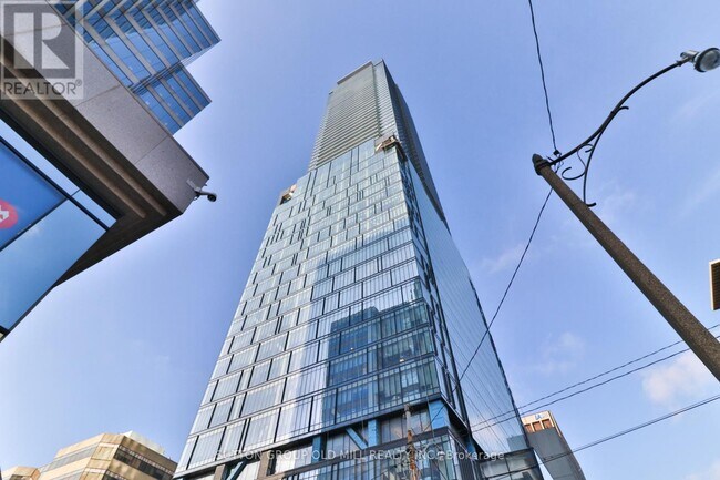 488-3488 University Ave