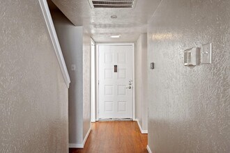 4543 N O'Connor Rd in Irving, TX - Foto de edificio - Building Photo