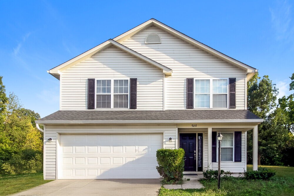 9217 Dry Creek Dr in Indianapolis, IN - Building Photo