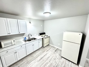 63671 Harriet Rd in Coos Bay, OR - Building Photo - Building Photo