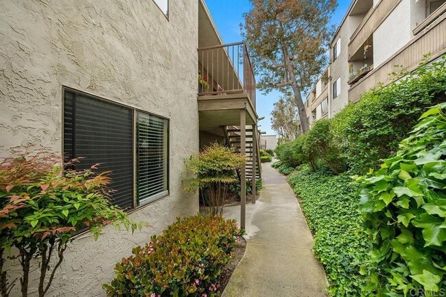 6725 Mission Gorge Rd, Unit 102A in San Diego, CA - Building Photo - Building Photo