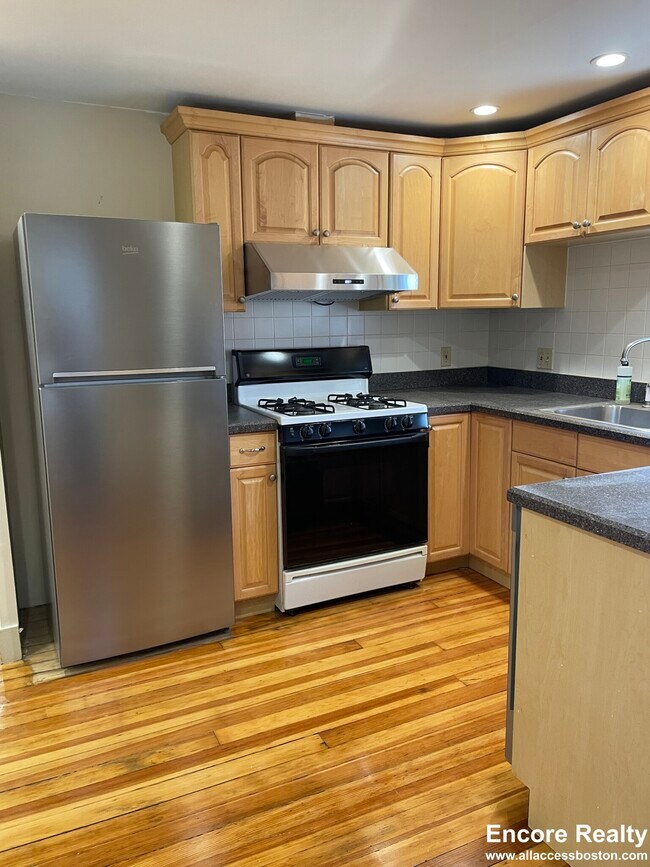 99 Glenville Ave, Unit #4 in Boston, MA - Foto de edificio - Building Photo