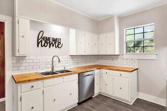 4026 Lloyd Station Rd in Mobile, AL - Building Photo - Building Photo