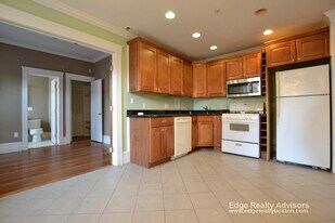 12A Sutherland Rd, Unit 2 in Boston, MA - Building Photo