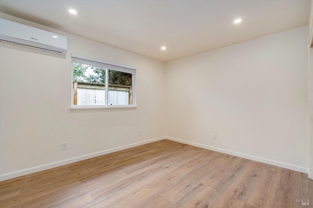 310 Boyce St in Santa Rosa, CA - Building Photo