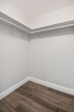 708 Executive Center Dr in West Palm Beach, FL - Building Photo - Building Photo