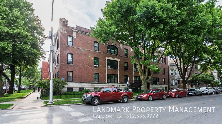 3710 N Racine Ave in Chicago, IL - Building Photo